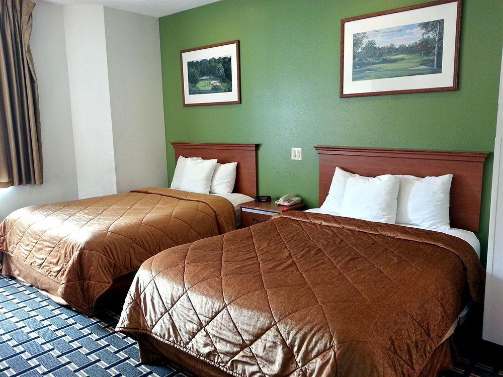 Econo Lodge Inn & Suites Peoria Illinois Exterior photo