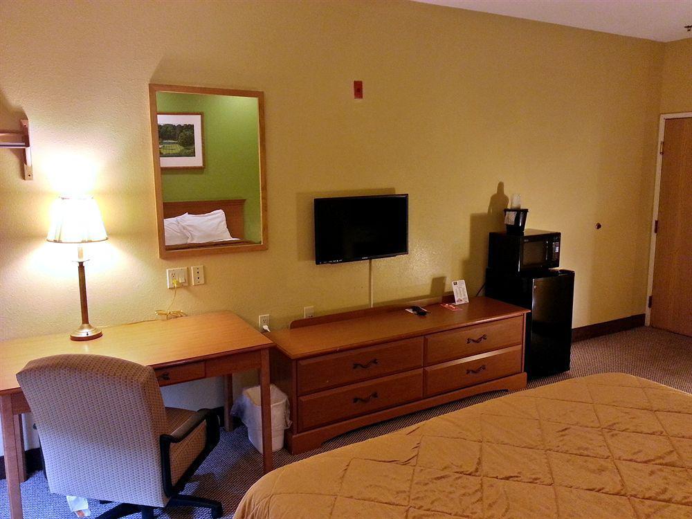 Econo Lodge Inn & Suites Peoria Illinois Exterior photo